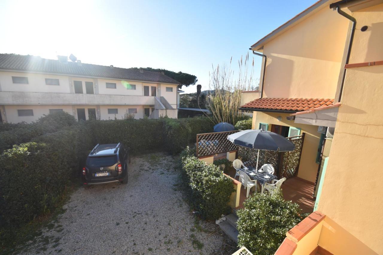 Appartamenti Sabbia - Zona Mare Con Terrazze, Clima, E Posti Auto Marina di Campo Exterior photo